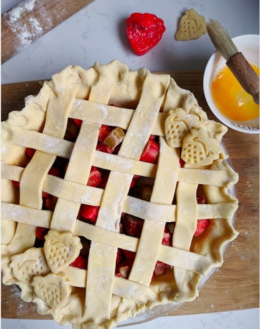 Unbaked strawberry and rhubarb pie