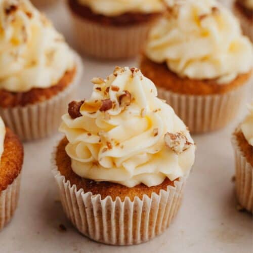 Several maple cupcakes with frosting on top