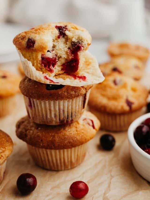 Cranberry Muffins with Fresh Cranberries